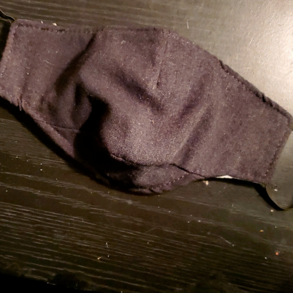 Black wire face mask